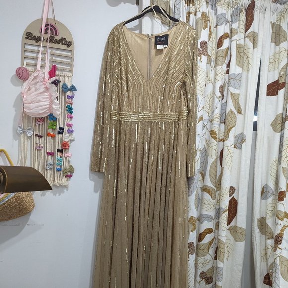 Mac Duggal SEQUINED V NECK ILLUSION SLEEVE A LINE GOWN - Picture 2 of 3